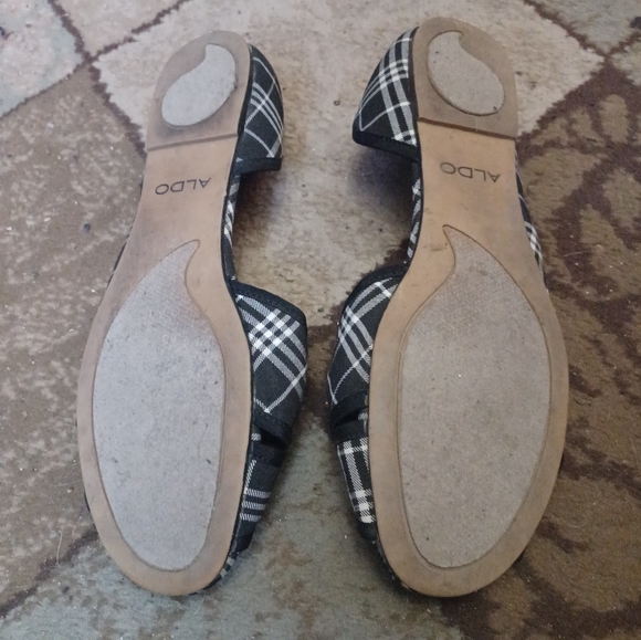 Size 40 Aldo Black Tartan Sandal Flats - Picture 2 of 2